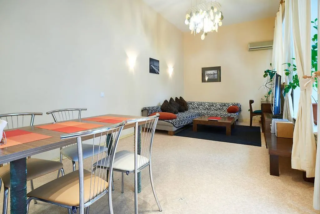 Home-Hotel Apartments On Maidan Nezalezhnosti Square Kyiv Ukraine