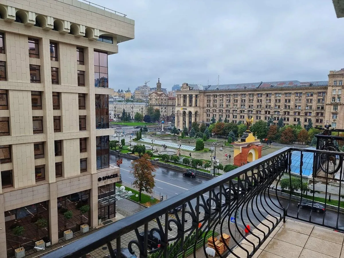 Home-Hotel Apartments On Maidan Nezalezhnosti Square Kyiv