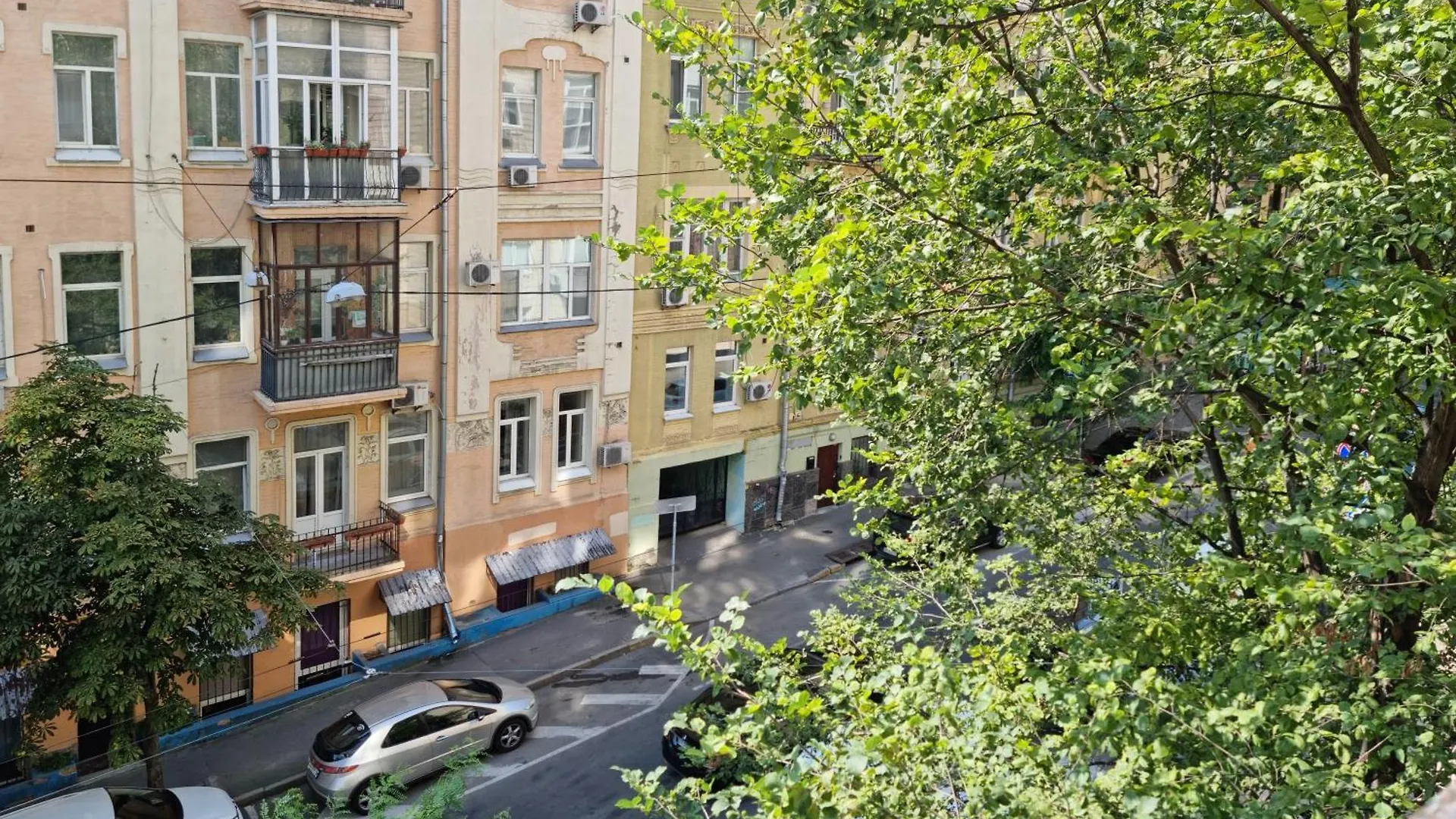 Home-Hotel Apartments On Maidan Nezalezhnosti Square Kyiv
