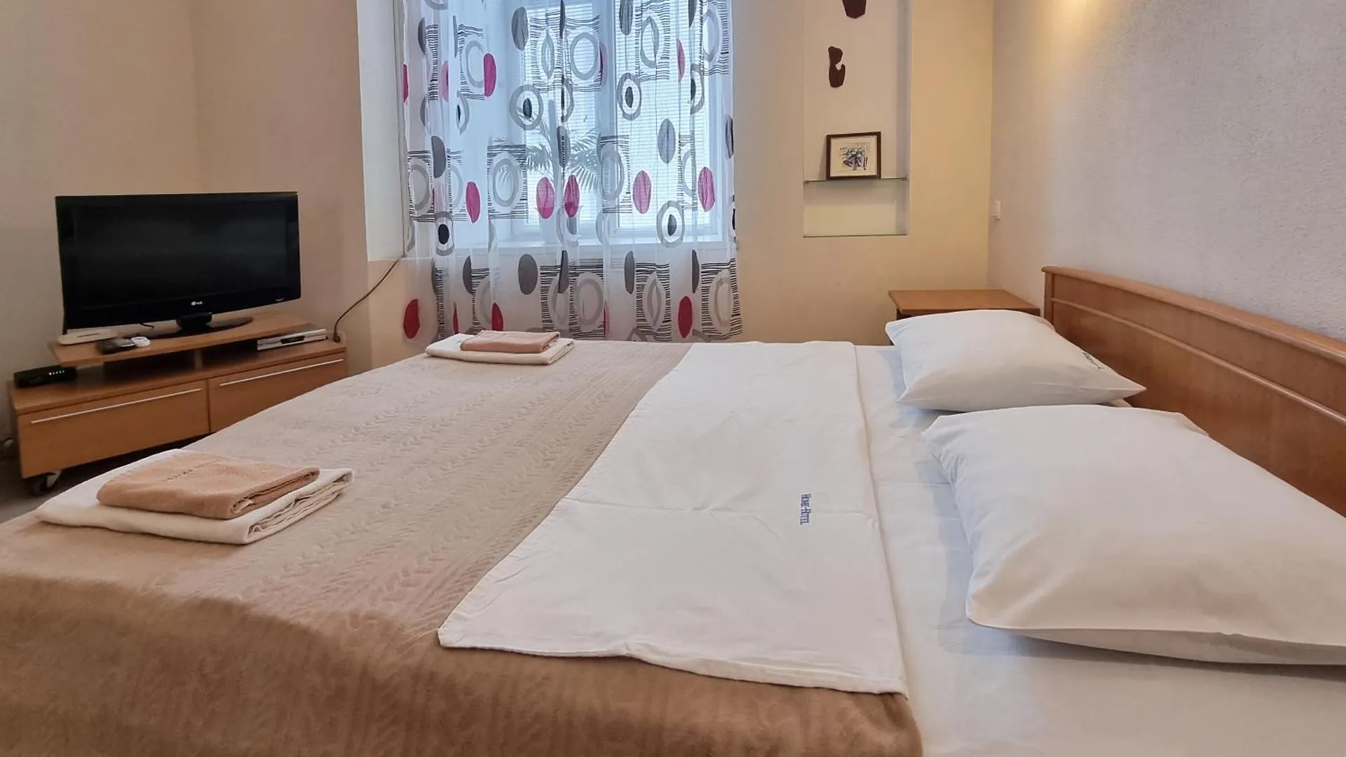 Home-Hotel Apartments On Maidan Nezalezhnosti Square Kyiv Ukraine