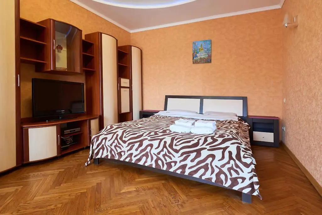 Home-Hotel Apartments On Maidan Nezalezhnosti Square Kyiv 0*,