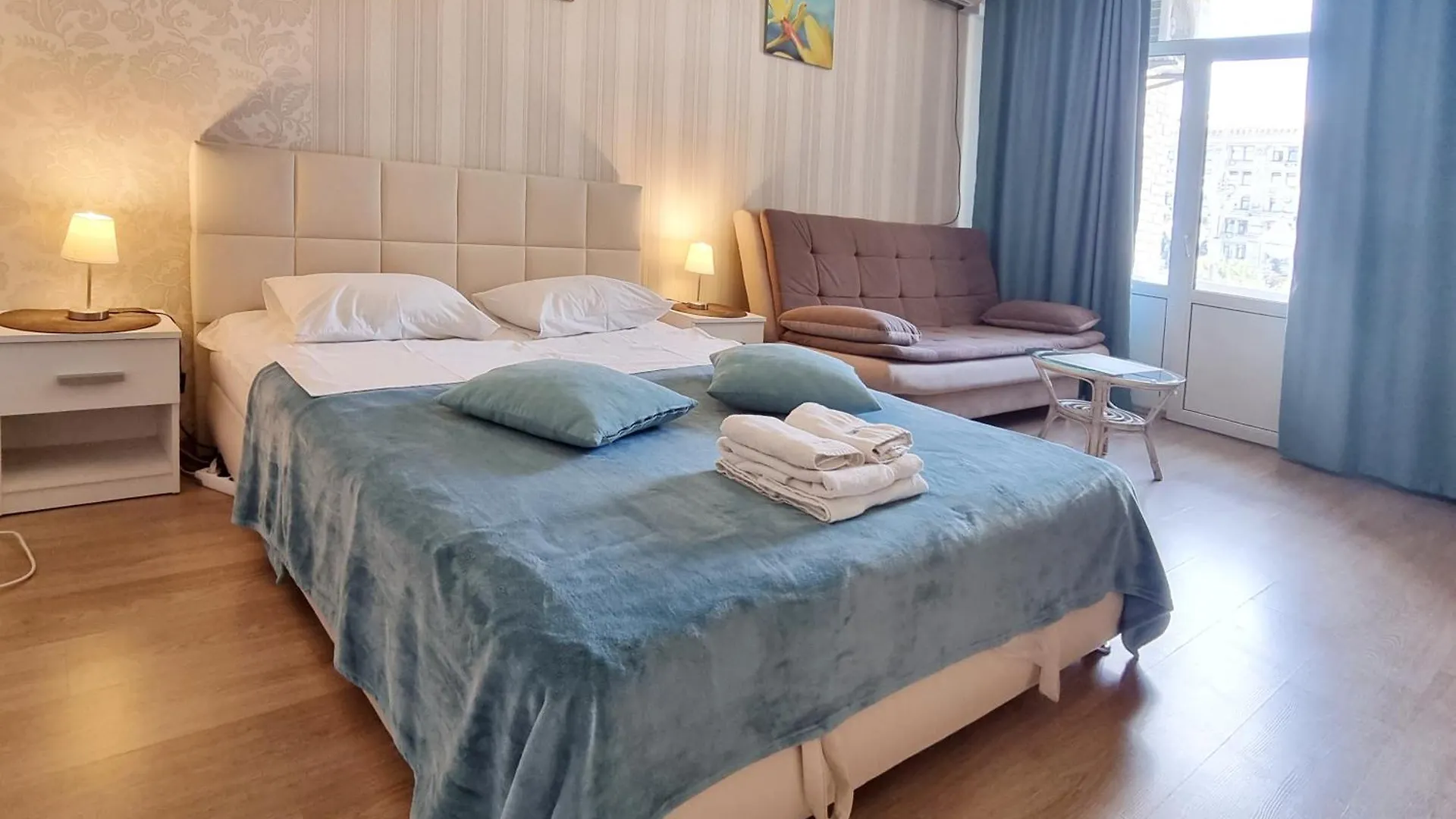 Home-Hotel Apartments On Maidan Nezalezhnosti Square Kyiv 0*,